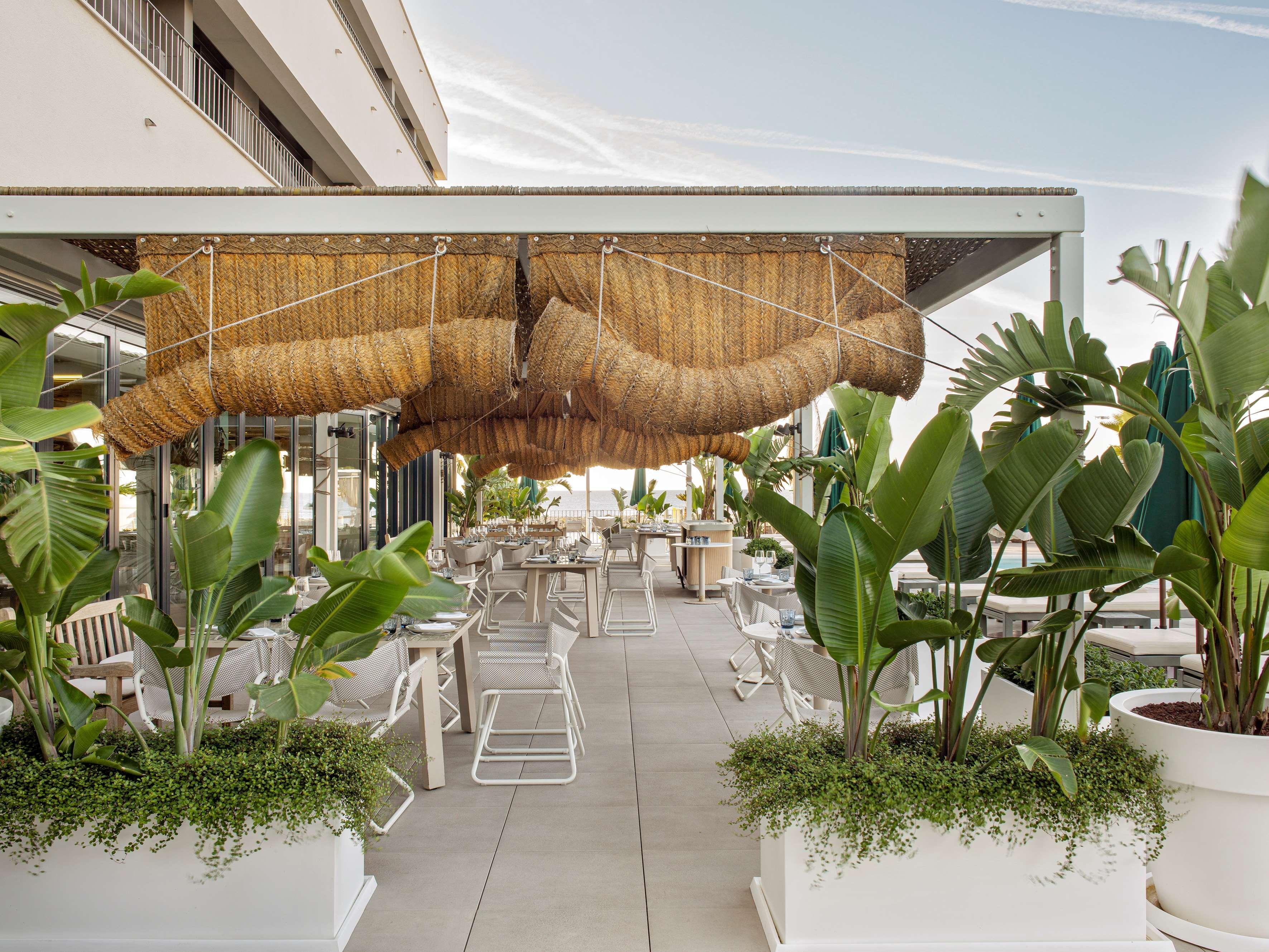 Me Sitges Terramar Exterior foto The rooftop terrace