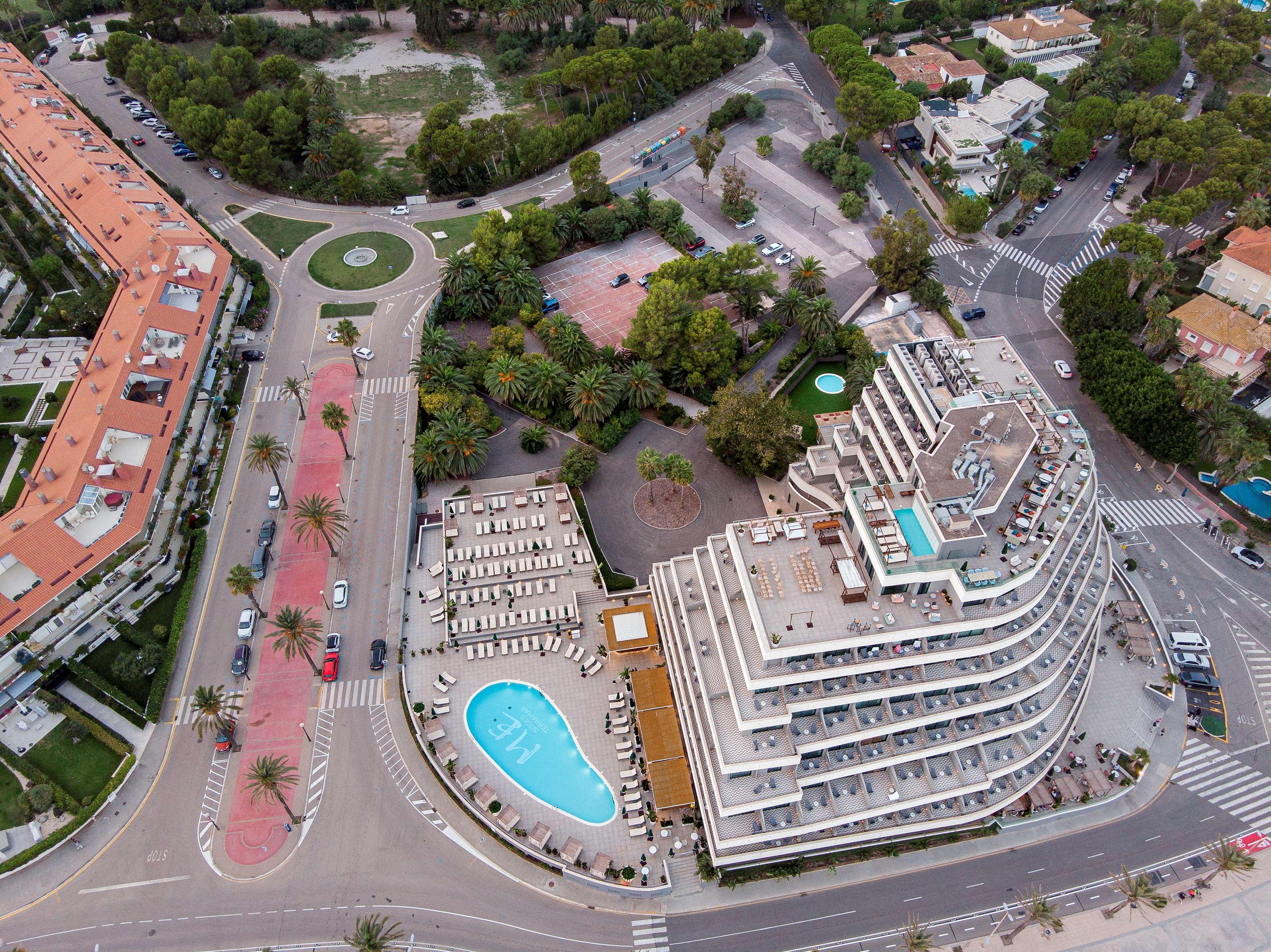 Me Sitges Terramar Exterior foto Aerial view of the hotel
