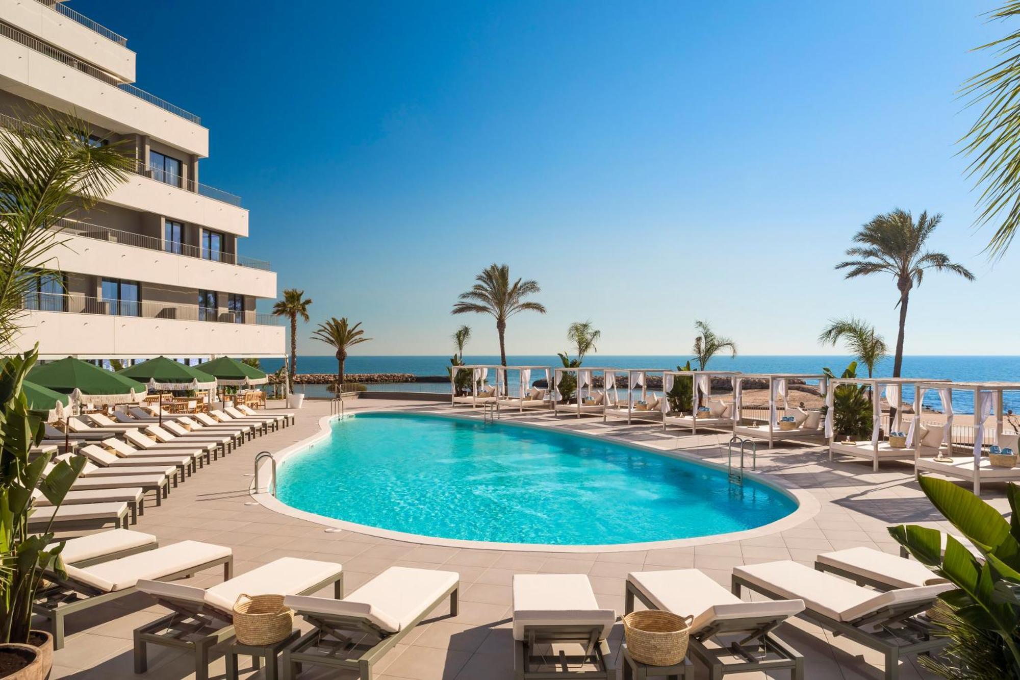 Me Sitges Terramar Exterior foto Hotel