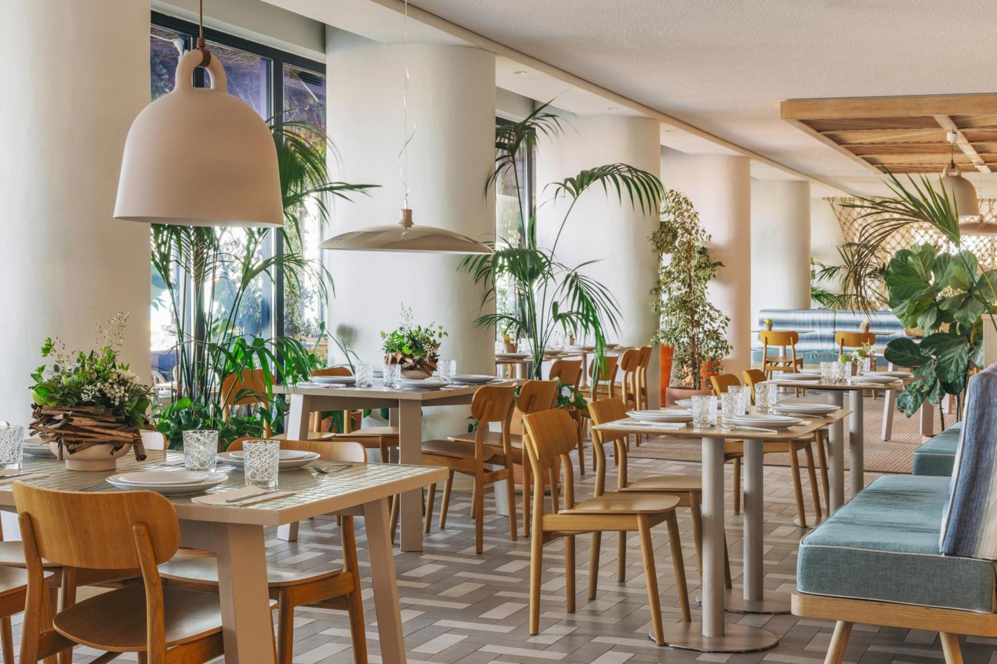 Me Sitges Terramar Exterior foto Restaurant