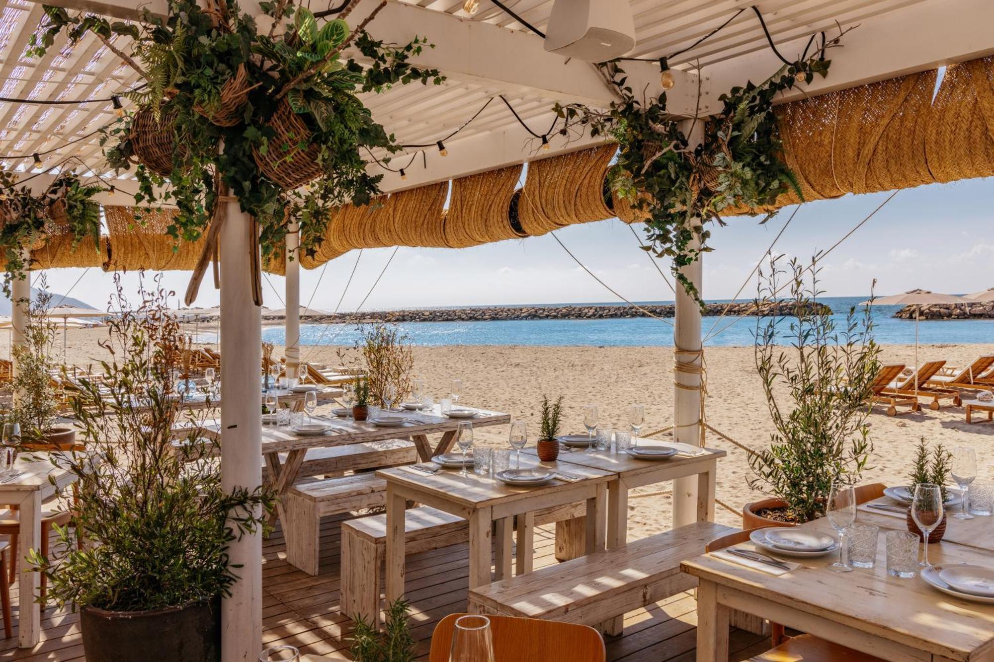 Me Sitges Terramar Exterior foto Beach Club at the Hotel